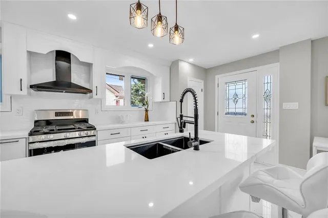 Additional property image - 66 HOWE Ave