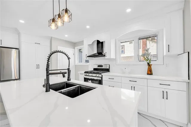 Additional property image - 66 HOWE Ave