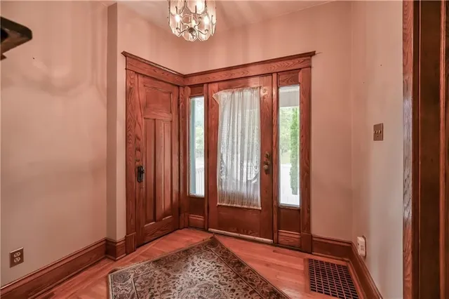 Additional property image - 2114 CAROLINE St