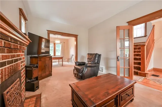 Additional property image - 2114 CAROLINE St