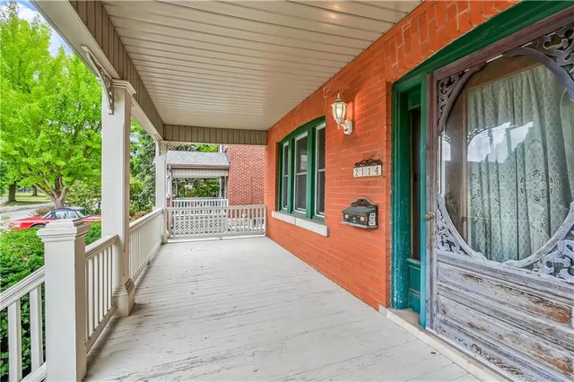 Additional property image - 2114 CAROLINE St