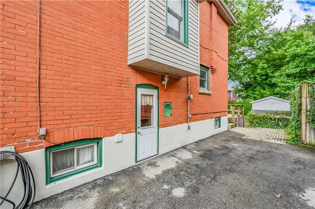 Additional property image - 2114 CAROLINE St
