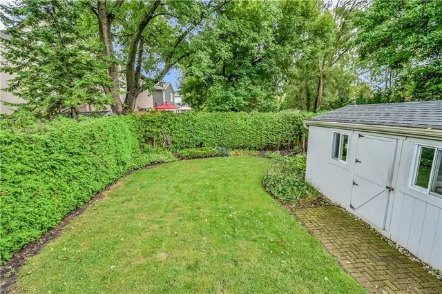 Additional property image - 2114 CAROLINE St