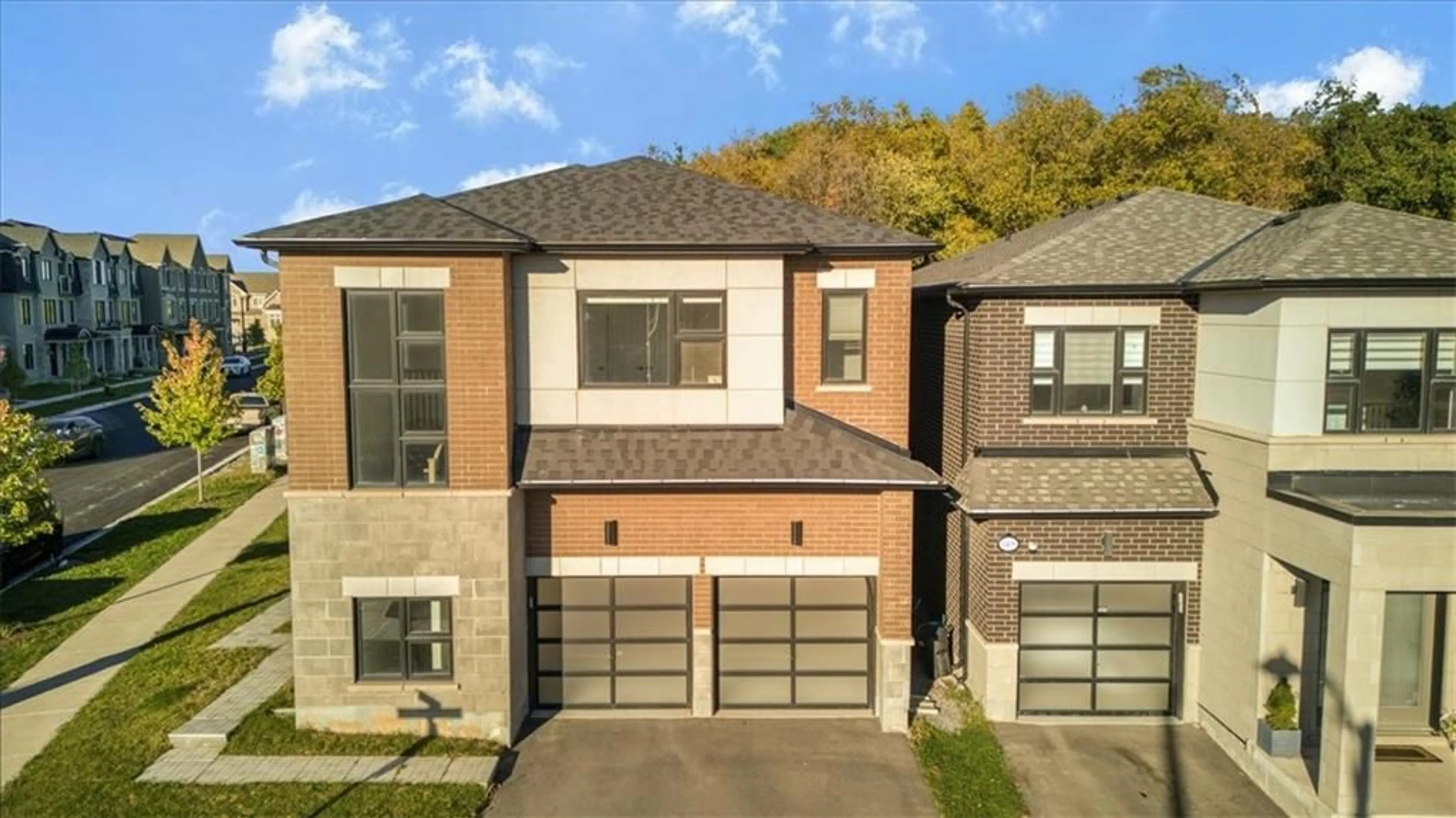 Home with brick exterior material for 142 SETTLERS ROAD EAST Rd, Oakville Ontario L6H 0Y3