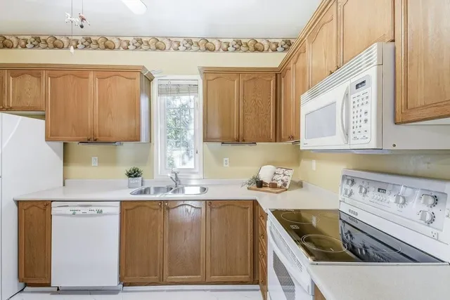Additional property image - 192 SILVERBIRCH Blvd