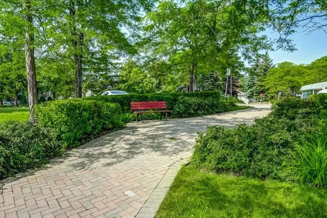 Additional property image - 192 SILVERBIRCH Blvd