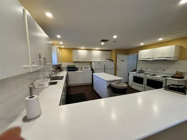 Additional property image - 192 SILVERBIRCH Blvd