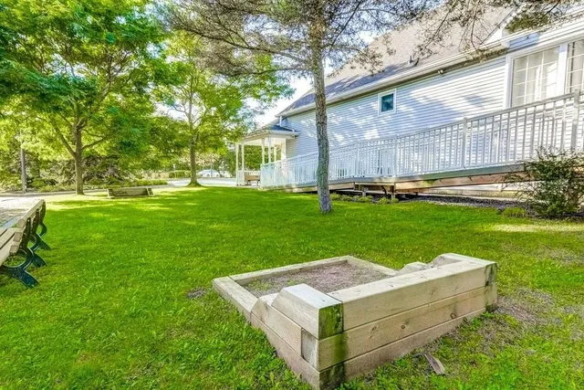 Additional property image - 192 SILVERBIRCH Blvd