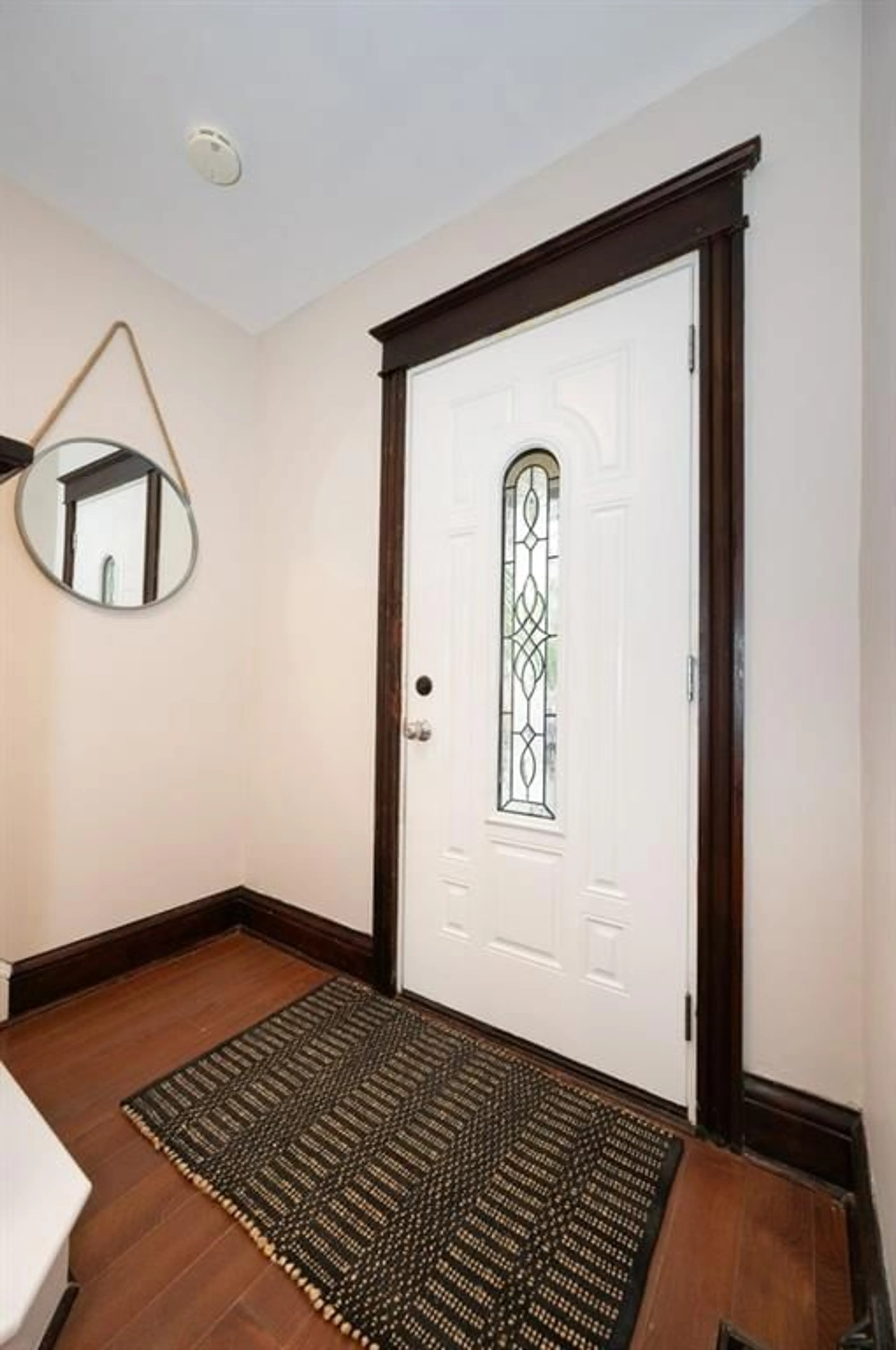 Indoor entryway, wood floors for 189 ROXBOROUGH Ave, Hamilton Ontario L8H 1P2