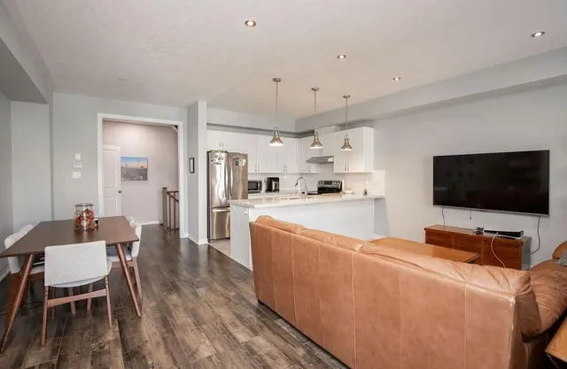 Additional property image - 81 HUGILL Way