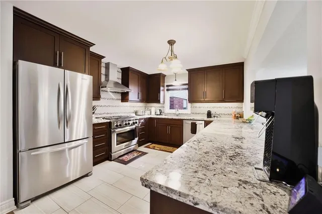 Additional property image - 14 JACQUELINE Blvd