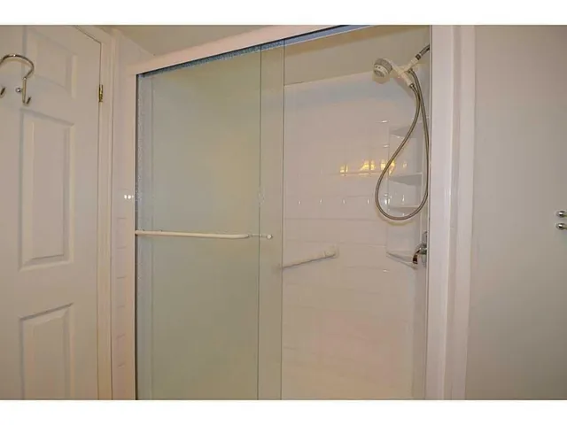 Primary image of 200 LIMERIDGE Rd Unit 306