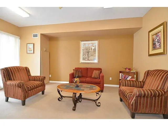 Additional image 9 of 200 LIMERIDGE Rd Unit 306
