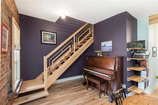 Additional property image - 205 WENTWORTH St