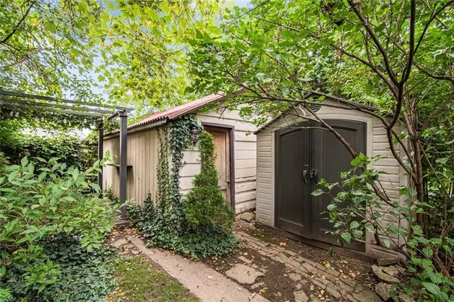 Additional property image - 205 WENTWORTH St