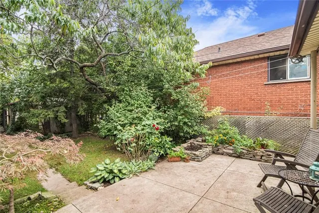 Additional property image - 205 WENTWORTH St