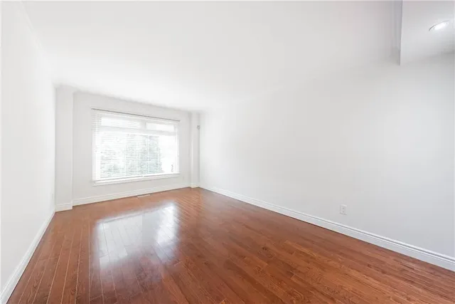 Additional property image - 494 DICENZO Dr