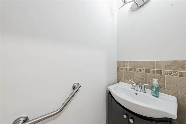 Additional property image - 494 DICENZO Dr