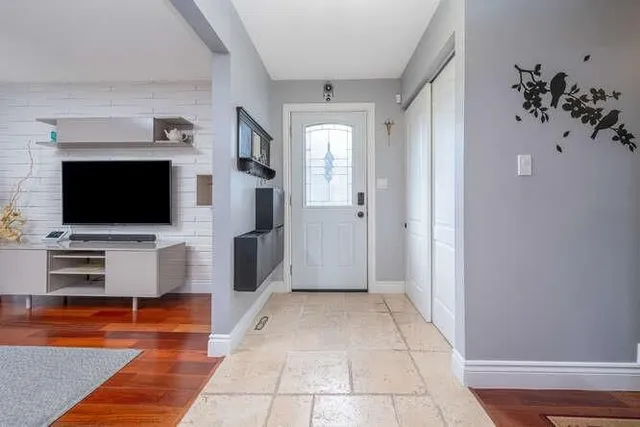 Additional property image - 1523 RUSHOLME Cres