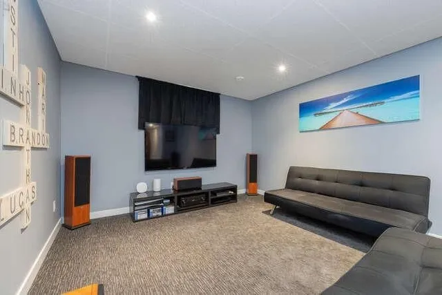 Additional property image - 1523 RUSHOLME Cres