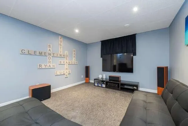 Additional property image - 1523 RUSHOLME Cres