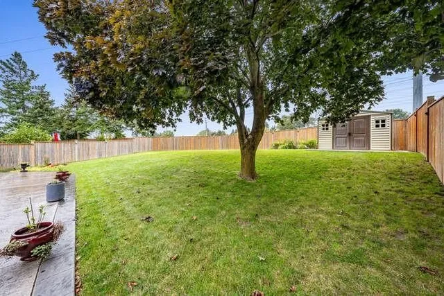 Additional property image - 1523 RUSHOLME Cres
