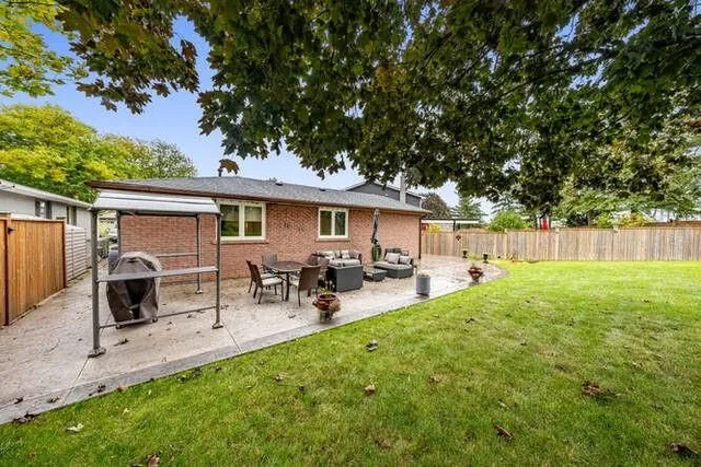 Additional property image - 1523 RUSHOLME Cres