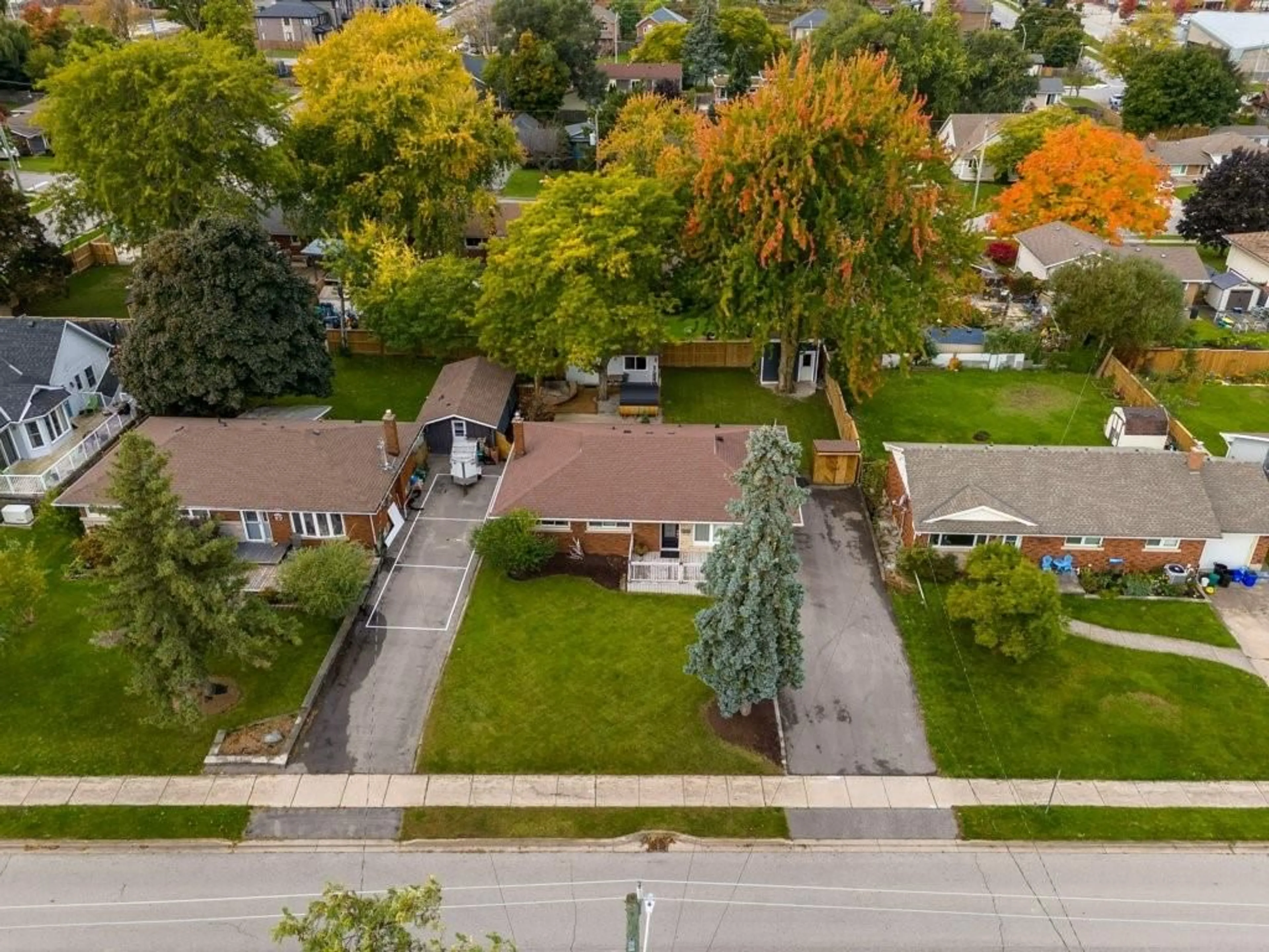 Frontside or backside of a home, the street view for 4082 HIXON St, Beamsville Ontario L3J 0L2