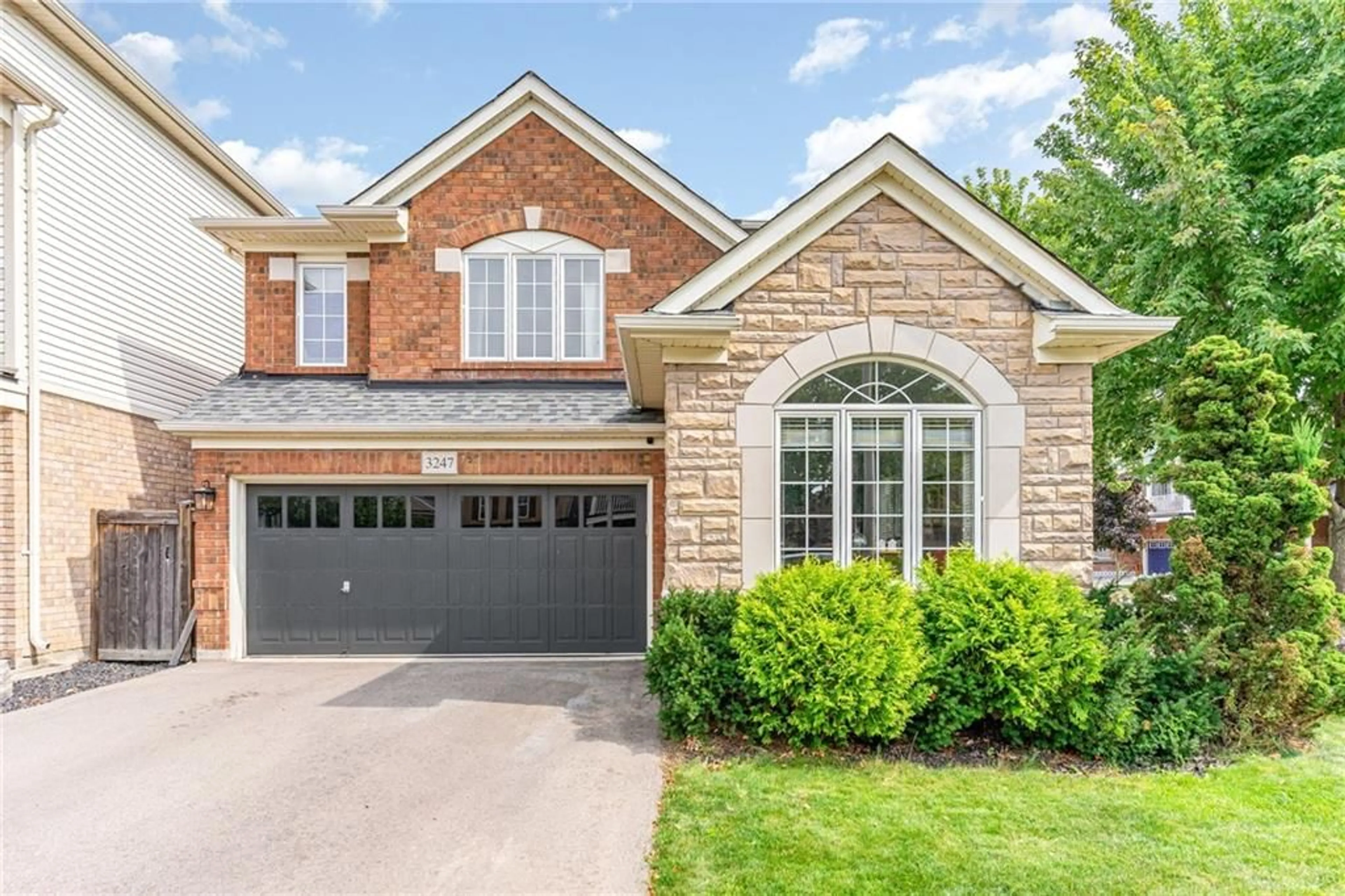 Home with brick exterior material for 3247 STEEPLECHASE Dr, Burlington Ontario L7M 0C5