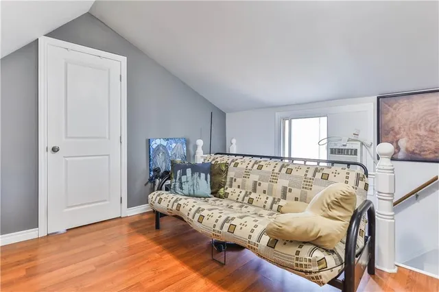 Additional property image - 16 WILLIAM St