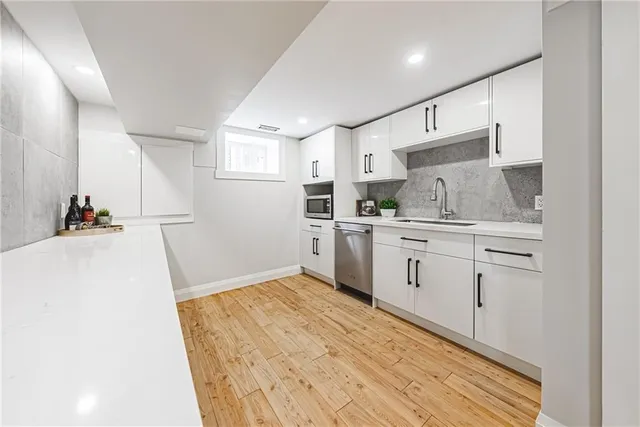 Additional property image - 829 FOREST GLEN Ave