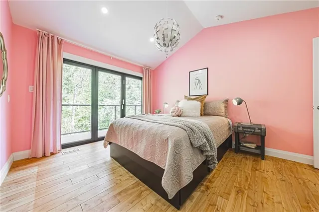 Additional property image - 829 FOREST GLEN Ave