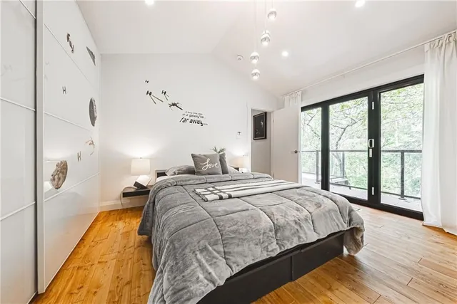 Additional property image - 829 FOREST GLEN Ave