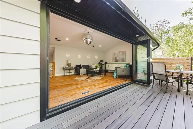 Additional property image - 829 FOREST GLEN Ave