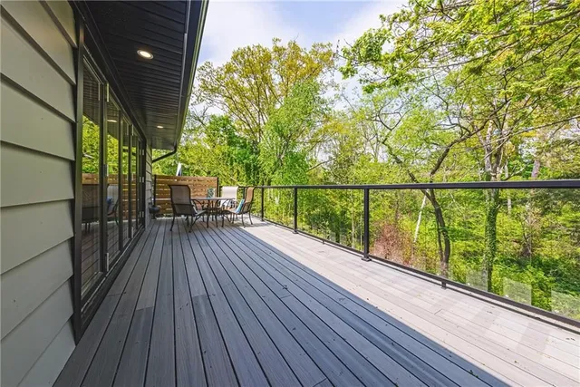 Additional property image - 829 FOREST GLEN Ave