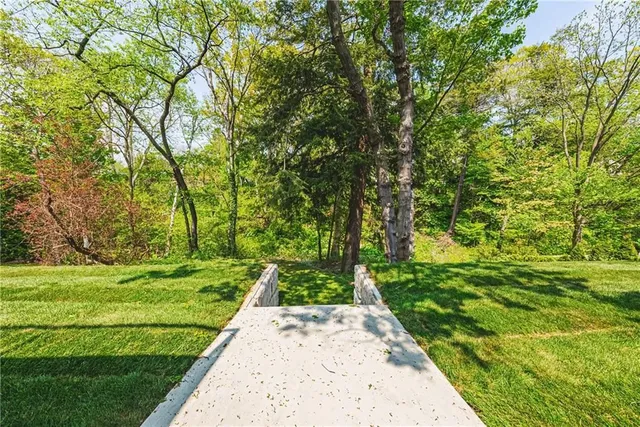 Additional property image - 829 FOREST GLEN Ave