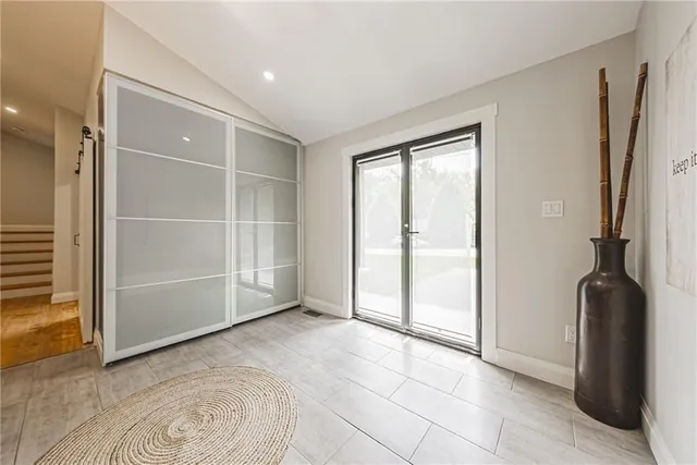 Additional property image - 829 FOREST GLEN Ave