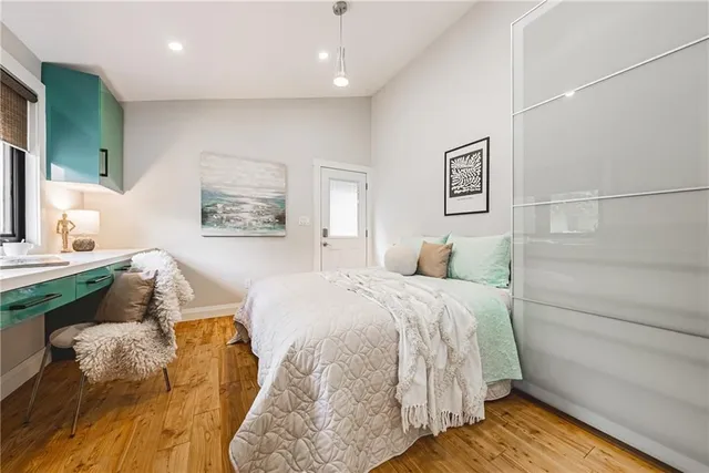 Additional property image - 829 FOREST GLEN Ave