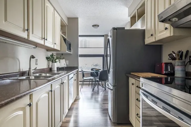 Additional property image - 75 QUEEN St Unit 507