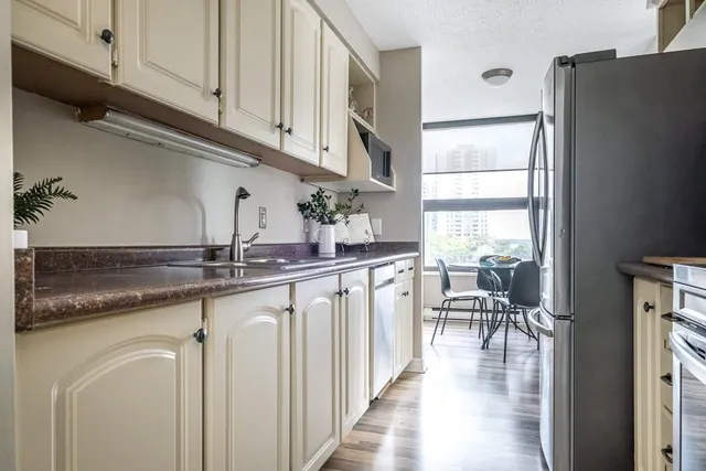 Additional property image - 75 QUEEN St Unit 507