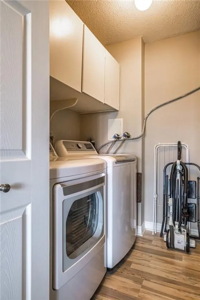 Additional property image - 75 QUEEN St Unit 507