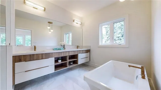Additional property image - 48 MILLER Dr