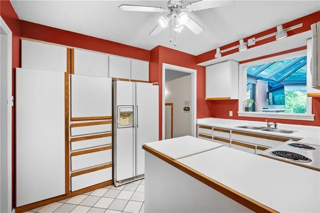 Additional property image - 38 OSLER Dr