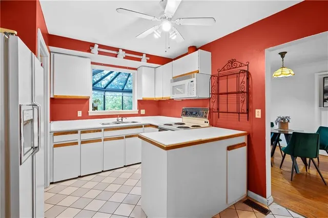 Additional property image - 38 OSLER Dr