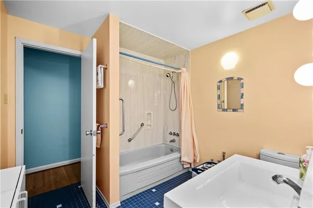 Additional property image - 38 OSLER Dr