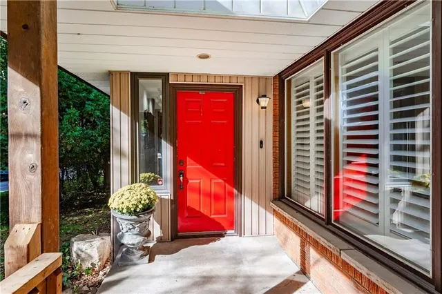 Additional property image - 38 OSLER Dr