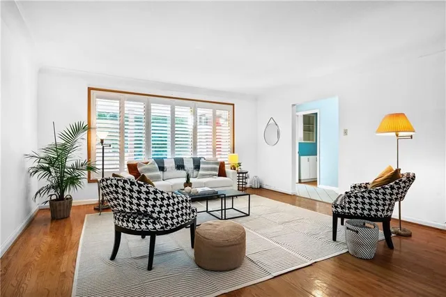 Additional property image - 38 OSLER Dr