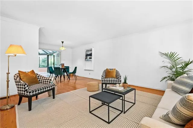 Additional property image - 38 OSLER Dr