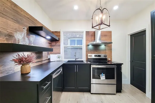 Additional property image - 49 CARRICK Ave