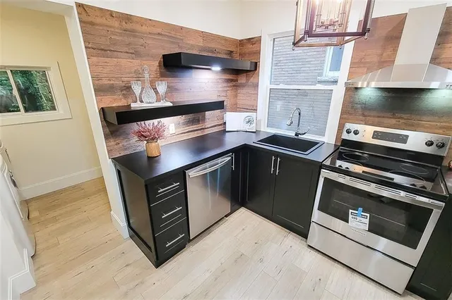 Additional property image - 49 CARRICK Ave